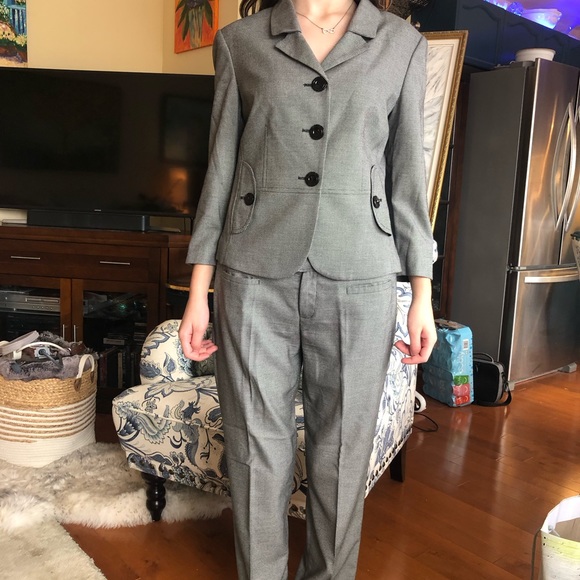 Mexx suit - blazer and pants size 8 - new without tag - Picture 2 of 9